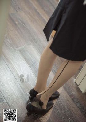 美女脱得一光二净无内衣内裤
