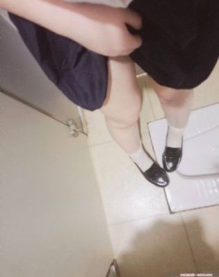 年轻的女学生2